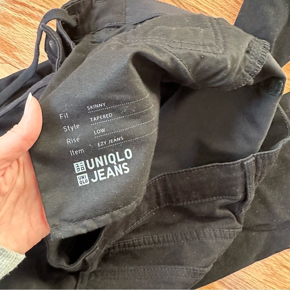 NWOT 30x31 EZY Black SKINNY TAPERED LOW RISE EZY JEANS Uniqlo Men’s - Picture 6 of 6